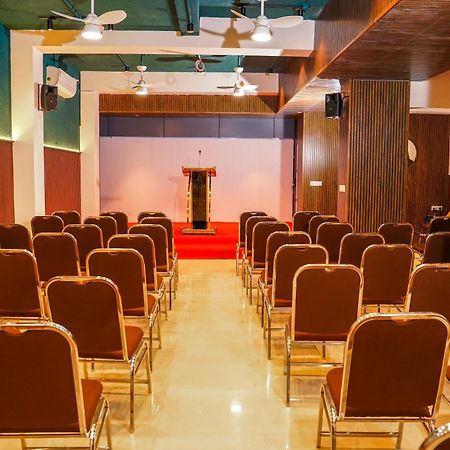 Palcastle Regency Hotel Palakkad Kültér fotó