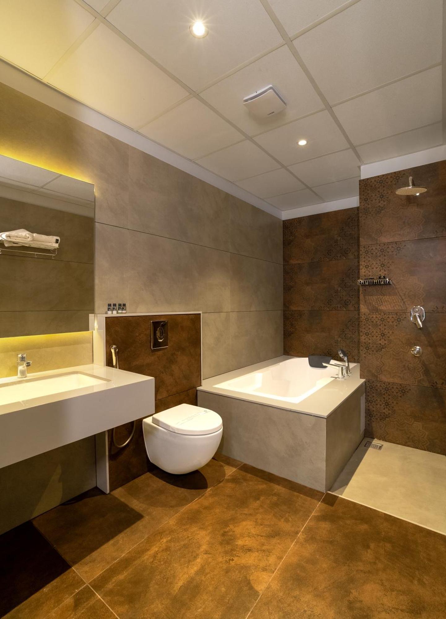 Palcastle Regency Hotel Palakkad Kültér fotó